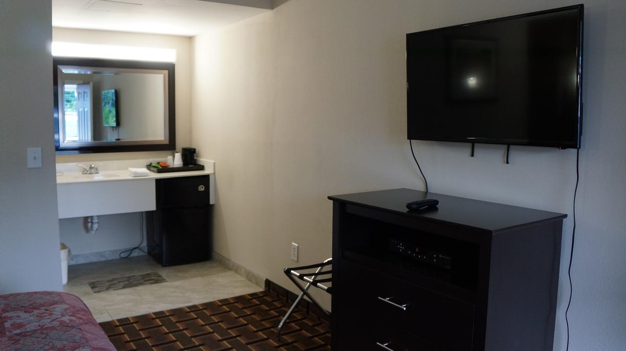 Best Stay Inn Plainville Екстериор снимка