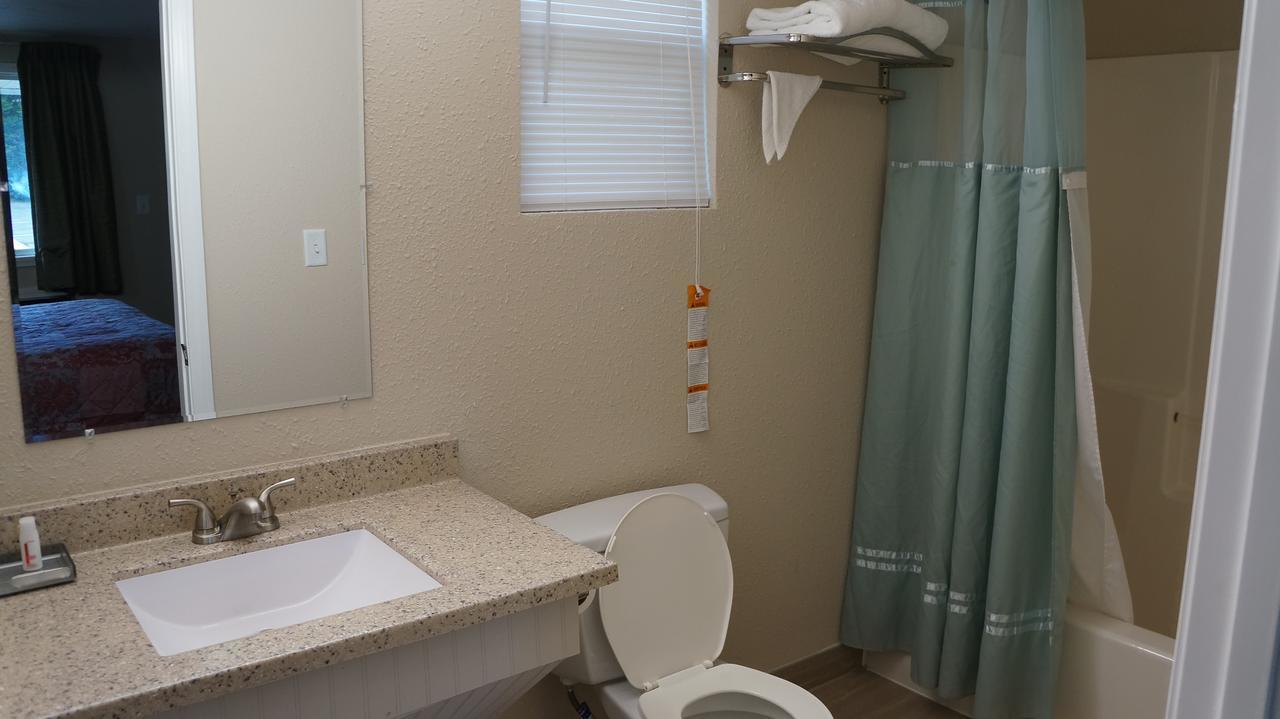 Best Stay Inn Plainville Екстериор снимка