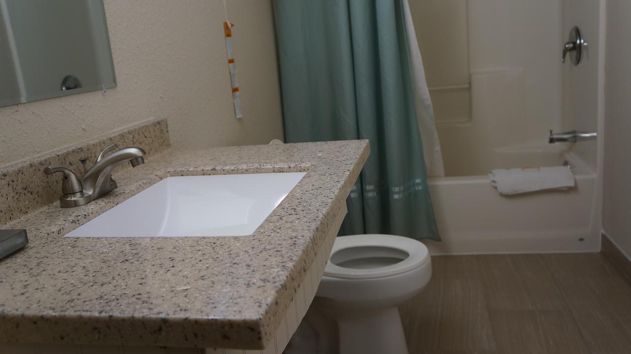 Best Stay Inn Plainville Екстериор снимка